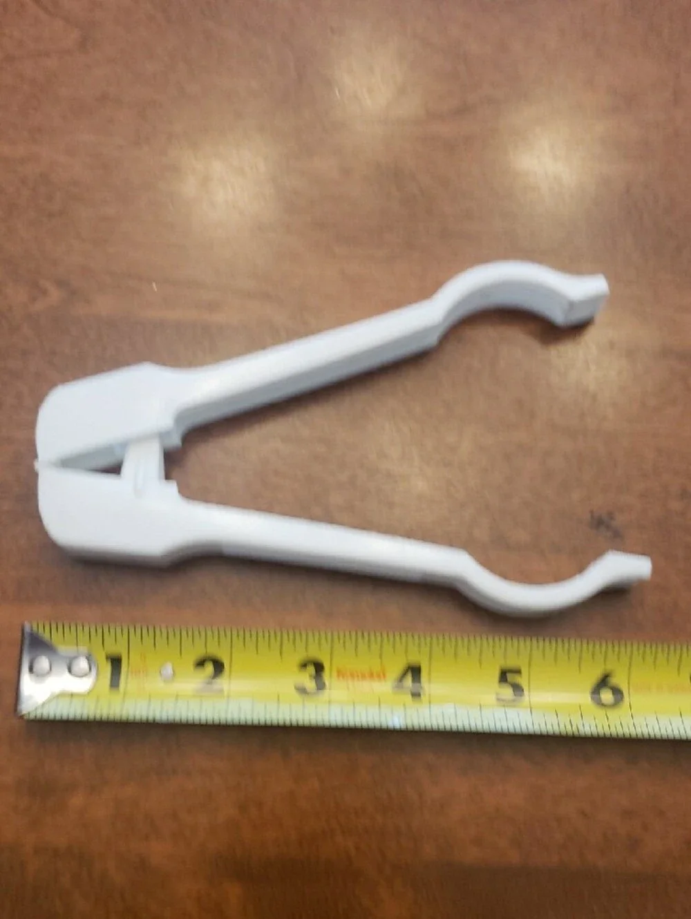 Vtg White Muffin Splitter and Serving Tongs (Set Of 2)